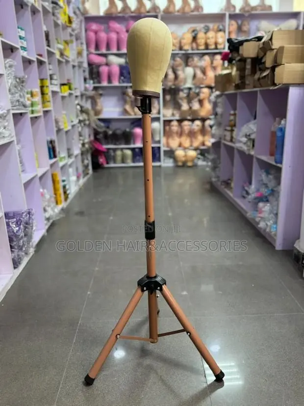 Heavy Duty Tripod Stand With Canvas Head · Photo 1