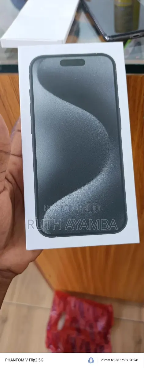 New Apple iPhone 15 Pro Max 256 GB Gray · Photo 1