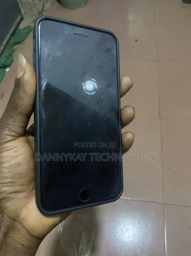 Apple iPhone 7 Plus 128 GB · Photo 1