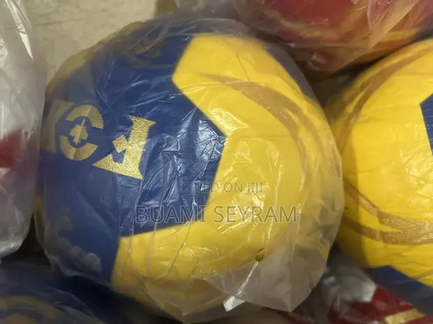 Yellow and Blue Handball · Photo 1
