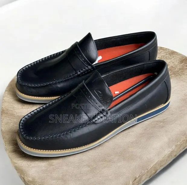 Clarks Easy Wear Loafers · Photo 1