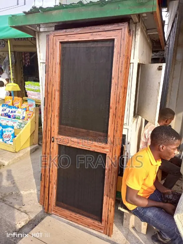 Trap Door Aluminum · Photo 1