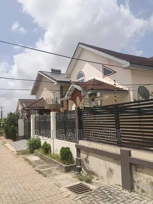 Furnished 3bdrm House in Madina Estate for rent · Photo 1