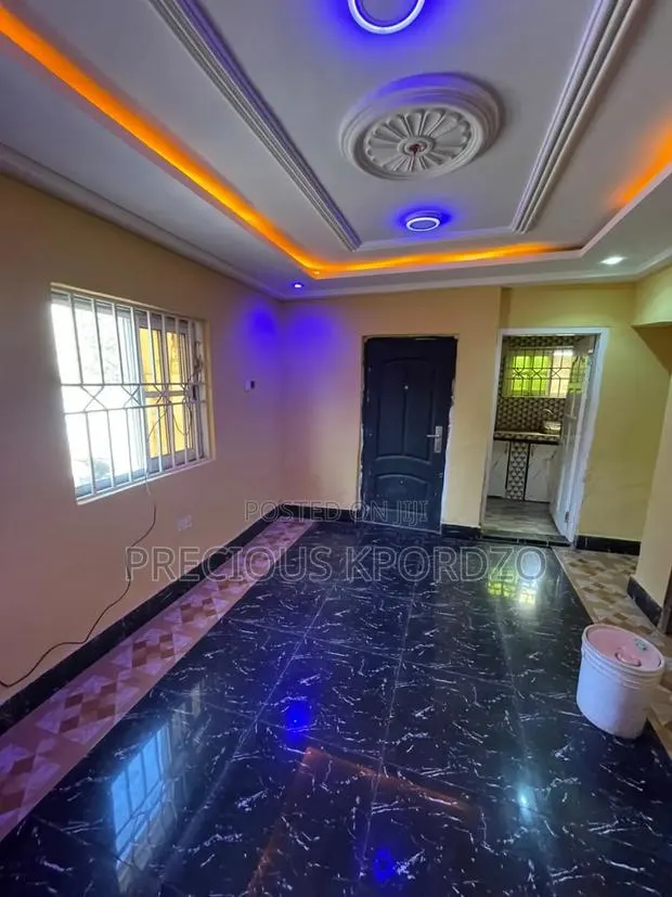 1bdrm Room & Parlour in Lakeside Comm 1 for rent · Photo 1