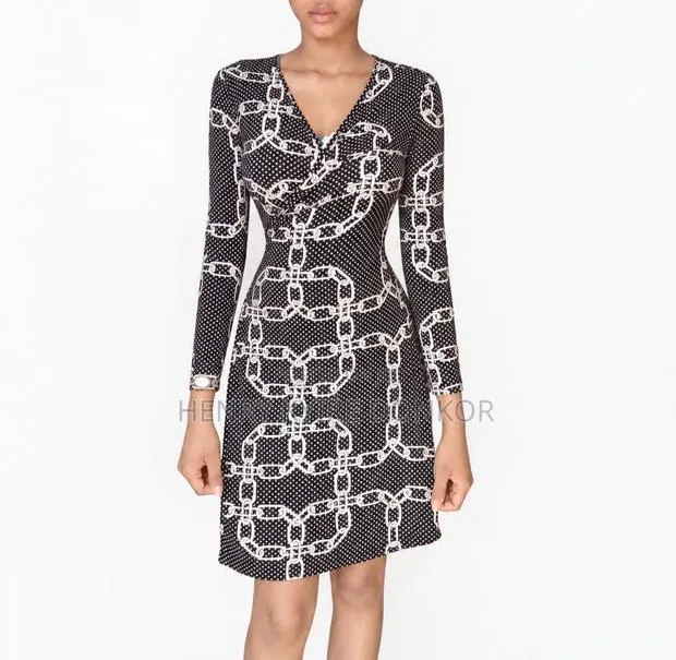 Ladies Black & White Chain Print v-Neck Bodycon Dress - Size S` · Photo 1