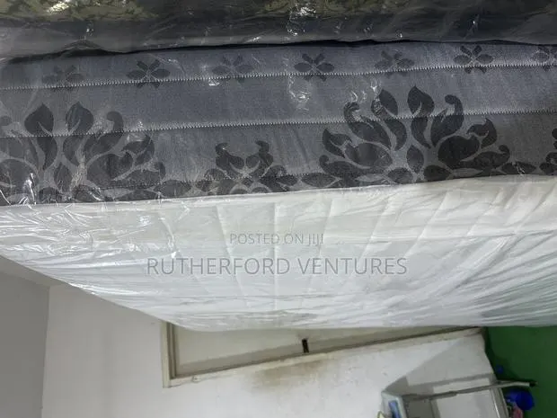 Orthopaedic Queen Size Mattress · Photo 1