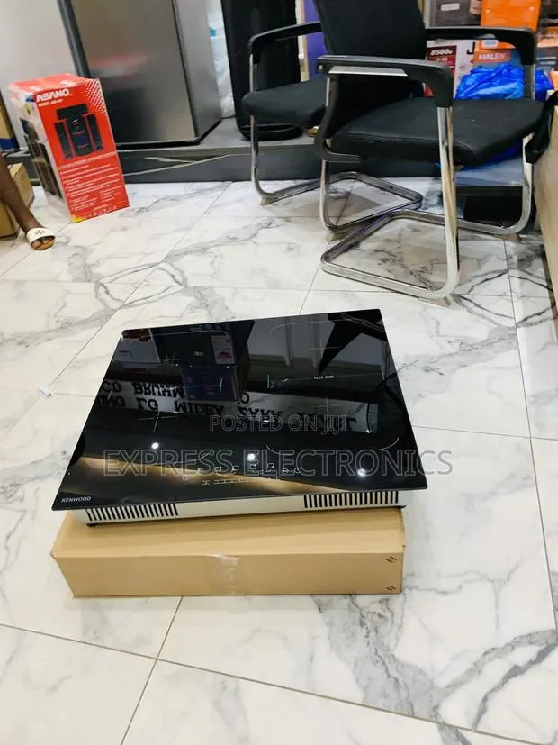 Lovely New Black Kenwood 4burner Electric Cooker 60CM · Photo 1