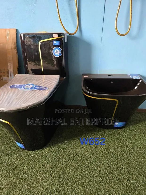 Design Wc Complete With Basin · Photo 1