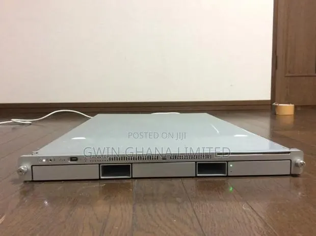 Server 24GB Intel Xeon HDD 3T · Photo 1
