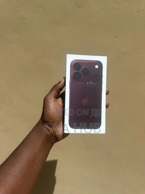 New Apple iPhone 18 Pro 256 GB Red · Photo 1