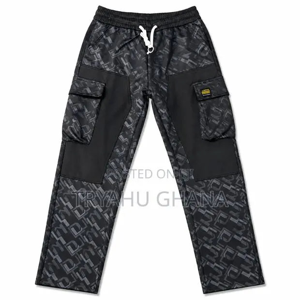 Elevate Your Workout Game With Comfortable Men's Joggers · Photo 1