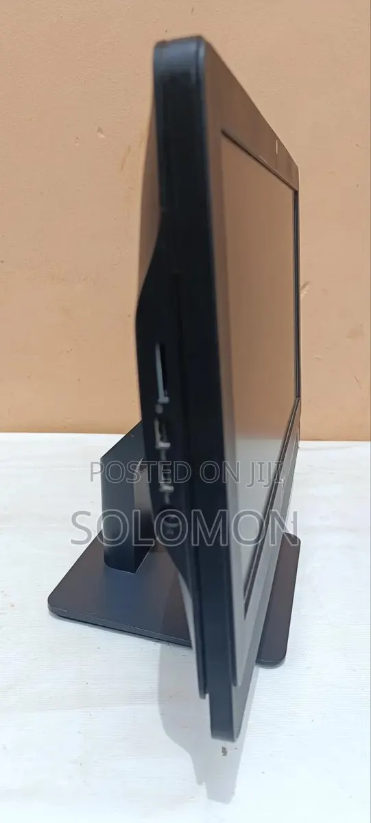 Desktop Computer Dell OptiPlex 3050 8GB Intel Core i3 HDD+SSD 256GB · Photo 1