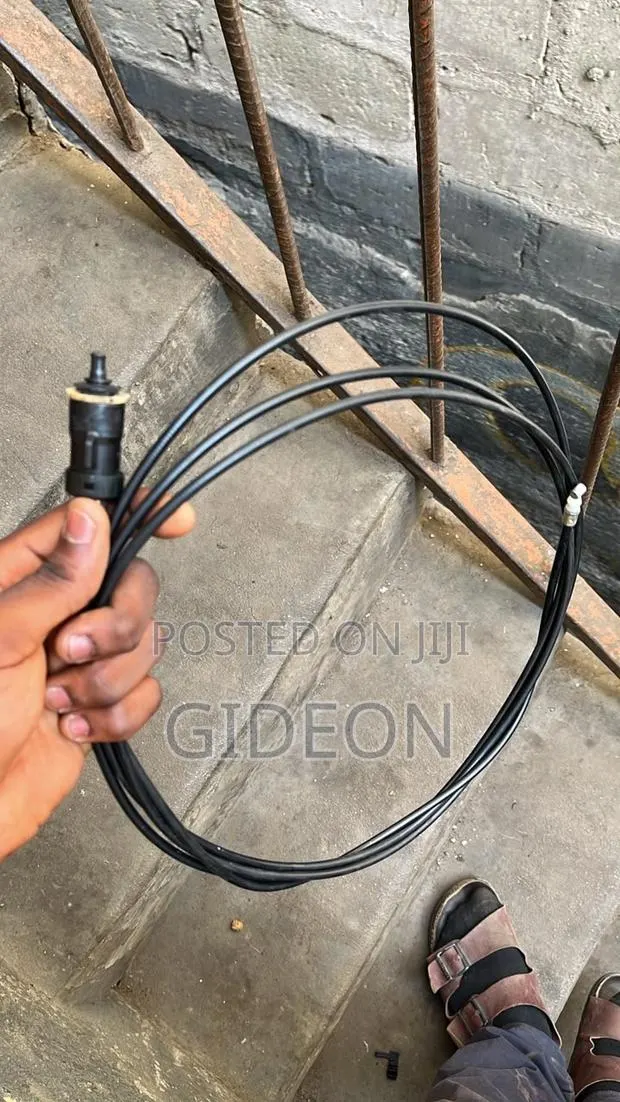 Honda CRV and HRV 2018-2022 Fuel Gate Opener · Photo 1