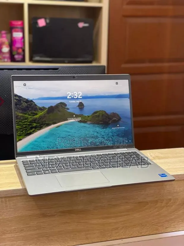 Laptop Dell Latitude 5520 16GB Intel Core I5 HDD+SSD 256GB · Photo 1
