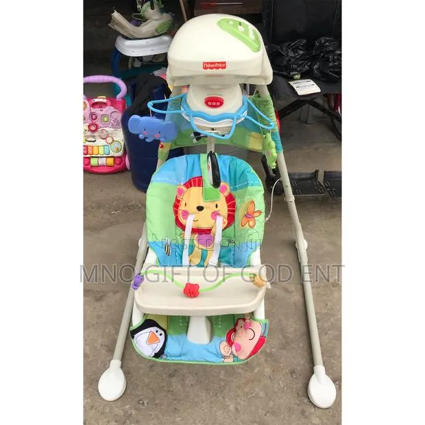 Fisher-Price Cradle 'N Swing Baby Swing · Photo 1