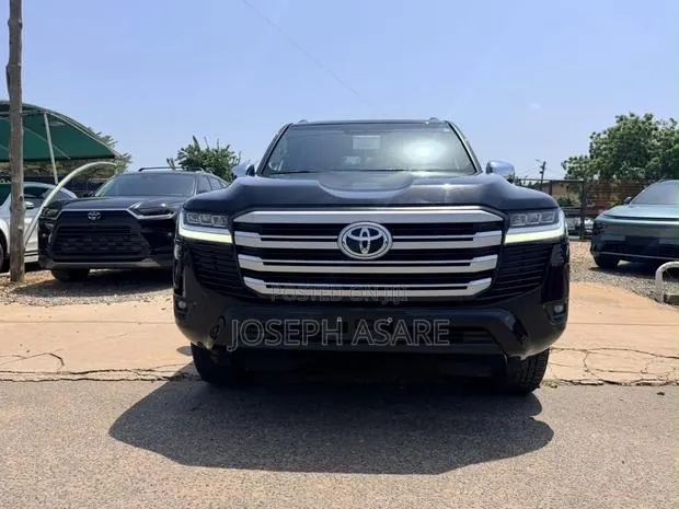 Toyota Land Cruiser 2024 Black · Photo 1