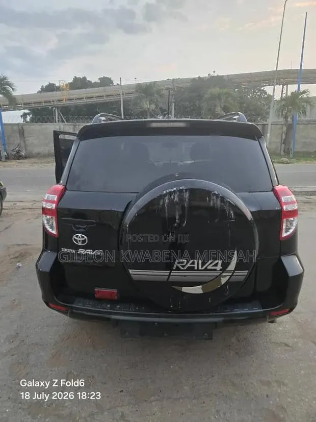 Toyota RAV4 2.5 2010 Black · Photo 1