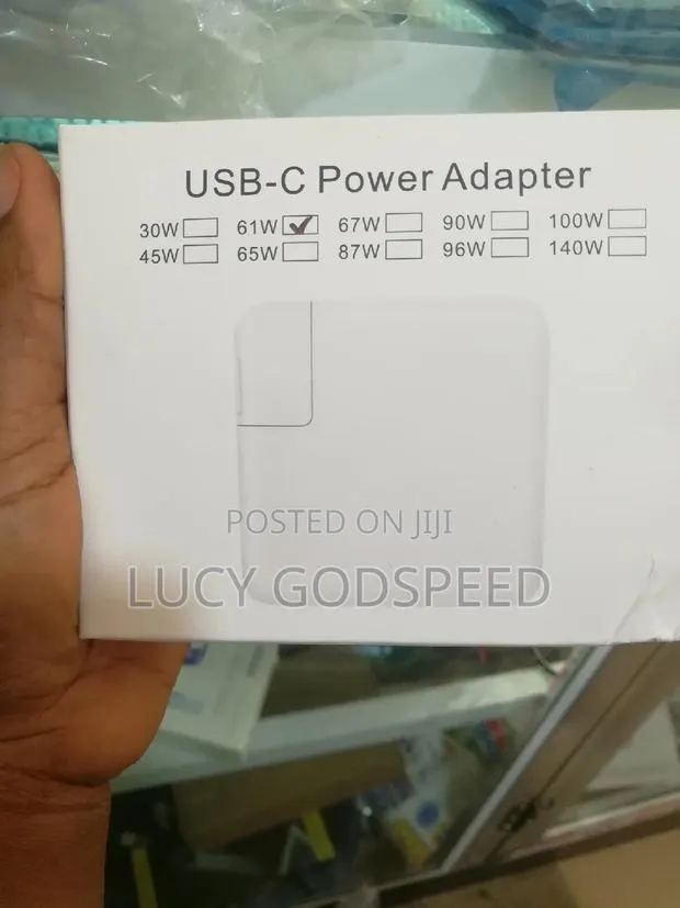 Macbook Type C Original Charger · Photo 1