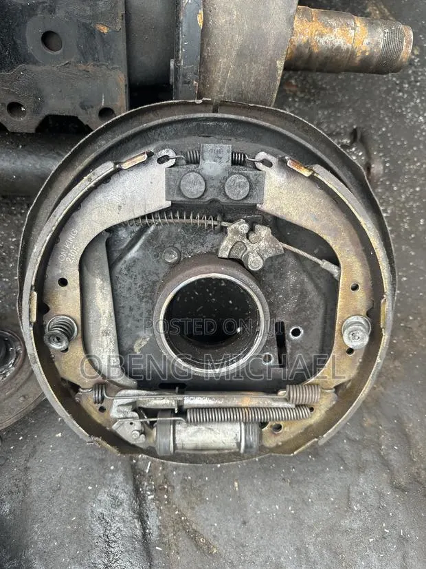 Nissan Hardbody · Photo 1