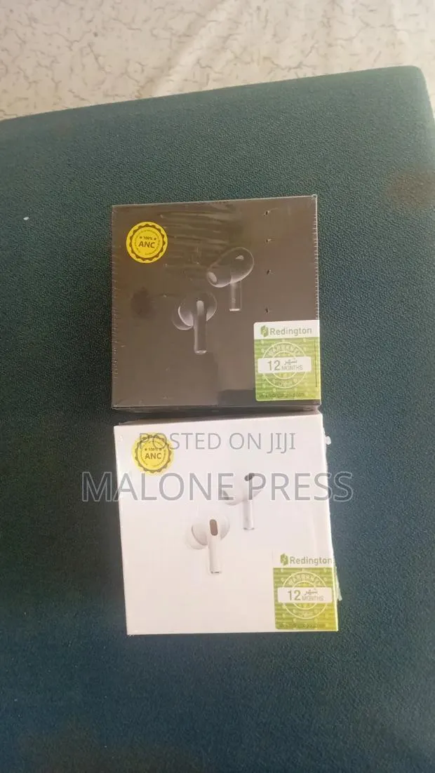 Second Generation Airpods · Photo 1