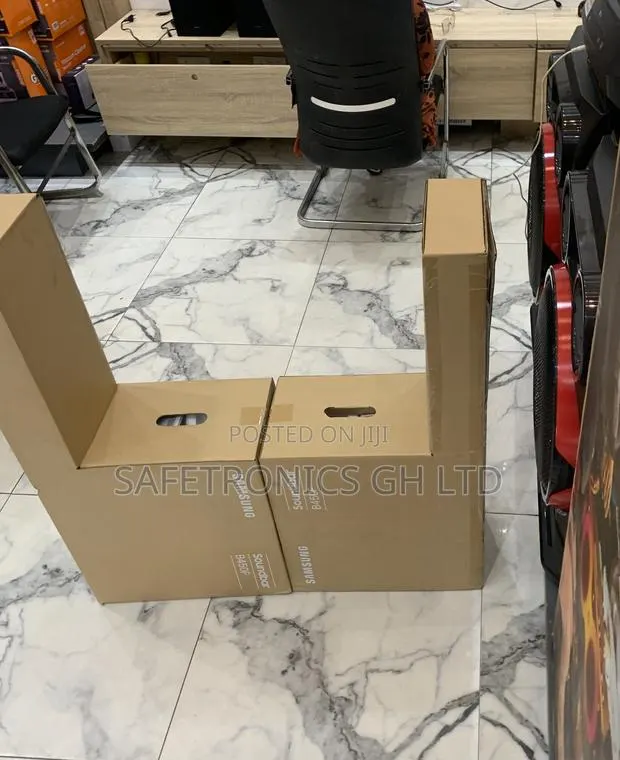 Massive Samsung 2.1ch Bluetooth Subwoofer B450f Soundbar · Photo 1