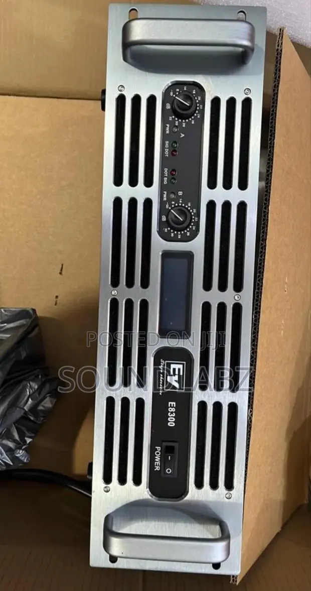 Electro-voice Ev E8300 Power Amplifier · Photo 1