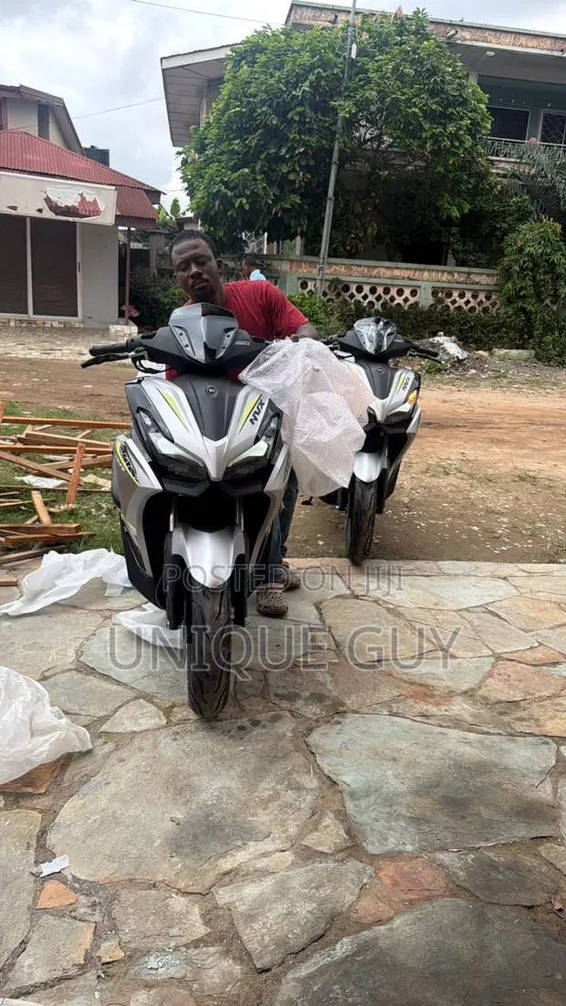 New Yamaha NMAX 155 2025 Yellow · Photo 1