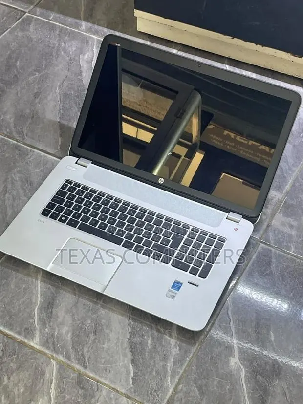 Laptop HP Envy 17 18GB Intel Core i7 HDD 500GB · Photo 1