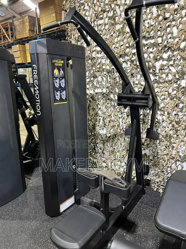 Lat Pull Down Machine (Commercial) · Photo 1