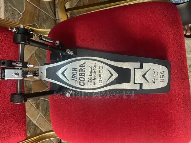 Tama Drum Pedal (Iron Cobra) · Photo 1