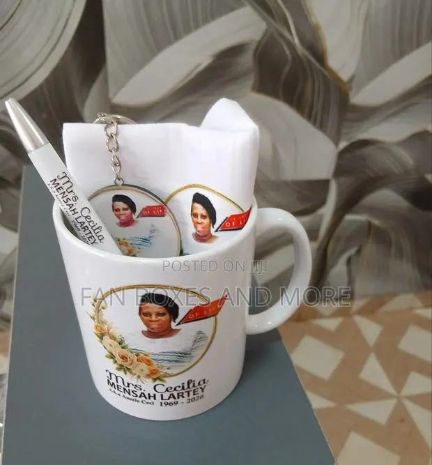 Customised Souvenirs Combo · Photo 1