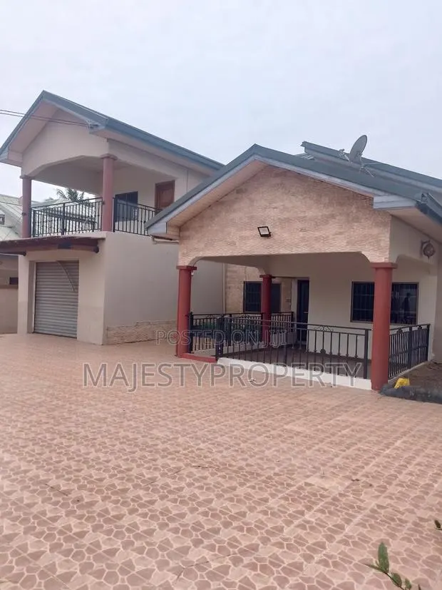 4bdrm House in Botwe, School Junction for rent