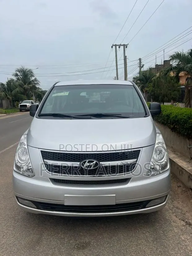 Hyundai Starex 2015 Silver