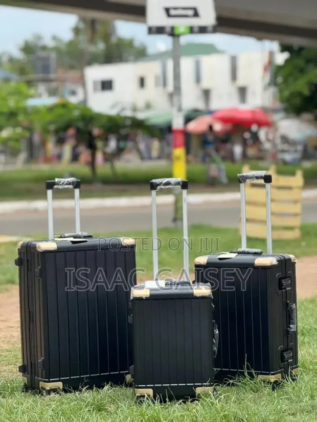3set Luxury Aluminum Zipless Luggages in Unique Design · Photo 1