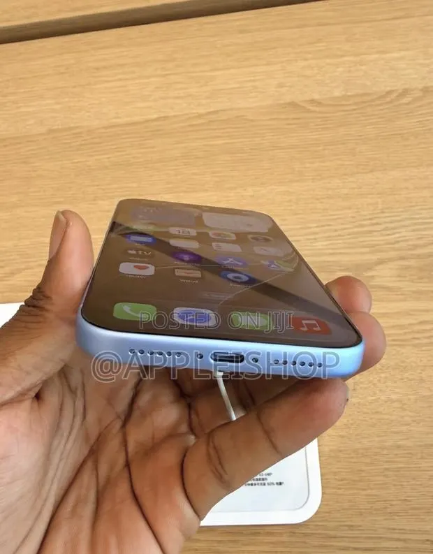 Apple iPhone 18 Pro Max 512 GB Blue · Photo 1