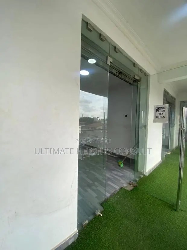 Shop/Office Space for Rent at Dzorwulu · Photo 1