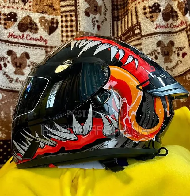 Motorcycle Full-Face Helmet · Photo 1