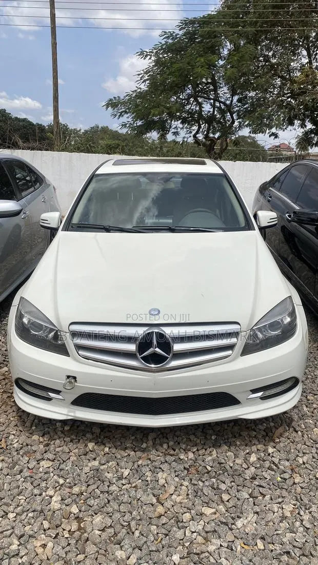 Mercedes-Benz C300 2008 White · Photo 1