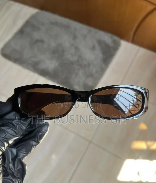 Small Sunglasses for Men / Small Sunglasses for Women · Photo 1