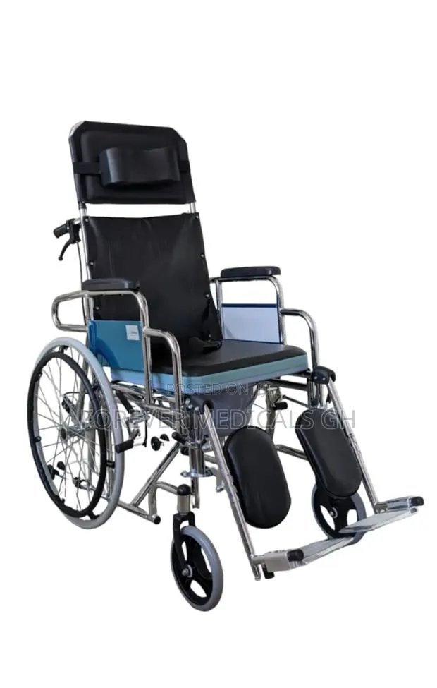 Executive/Recliner Commode Wheelchair · Photo 1