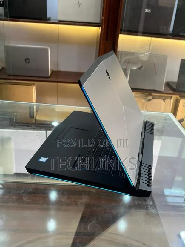 Laptop Alienware 15 R3 16GB Intel Core i7 HDD+SSD 1T · Photo 1