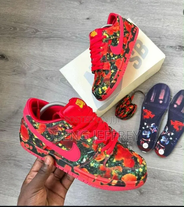 Original Nike SB Dunk Low Wizard of Oz · Photo 1