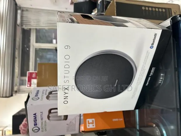 Neatly Bulky Harman Kardon Bluetooth Onyx Studio 9 Speaker · Photo 1