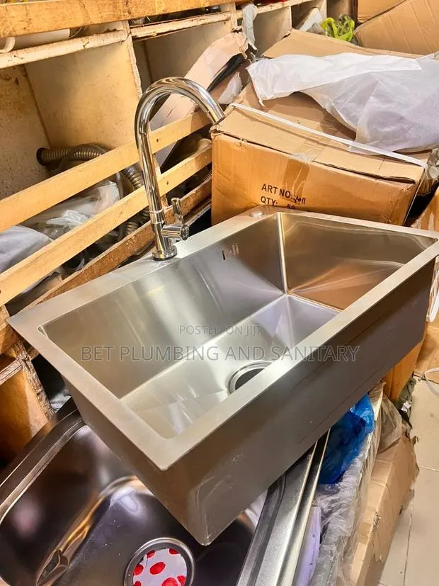 Single Armless Sink · Photo 1