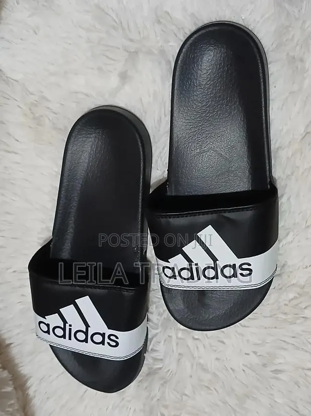 Unisex Slides · Photo 1