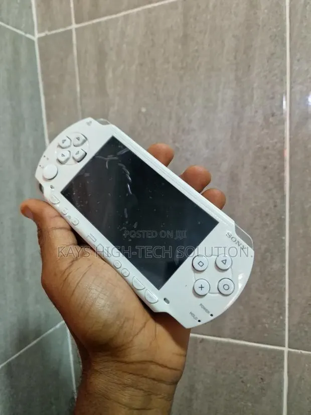 PSP Loaded With 42 Games(Brand New) White · Photo 1