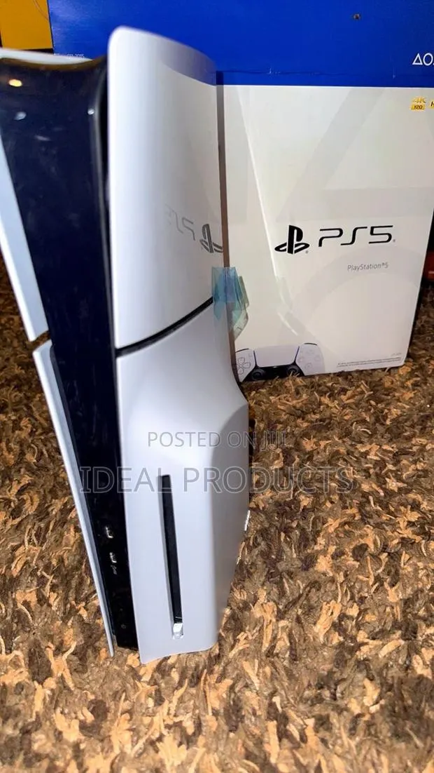 Play Station 5 Standard · Photo 1