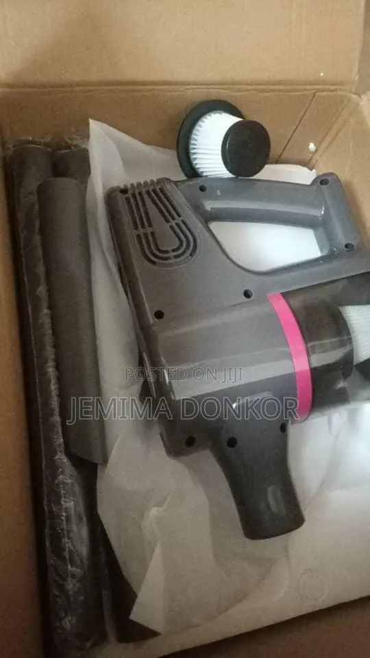Vacuum Cleaner · Photo 1