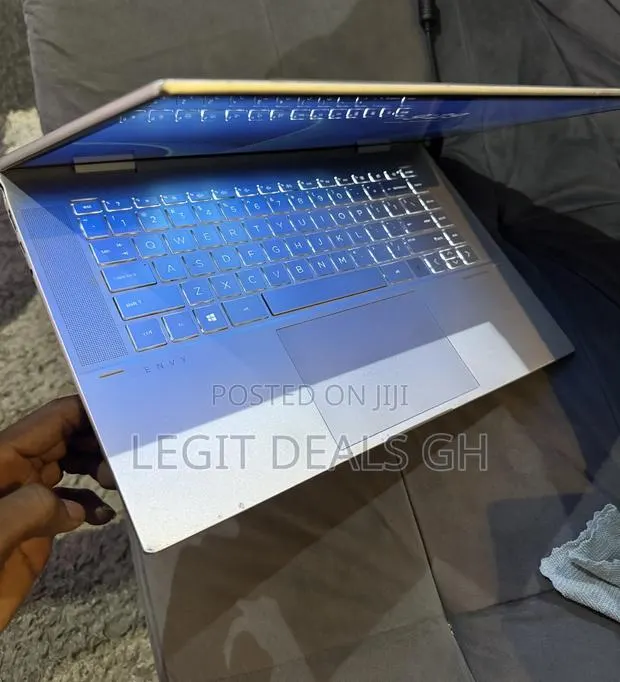 Laptop HP Envy 15 8GB Intel Core i5 SSD 256GB · Photo 1