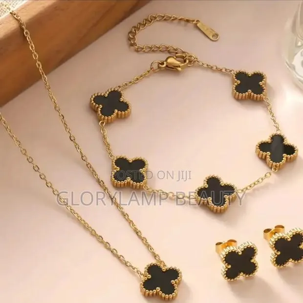 Van Cleef Clover Necklace Bracelet and Earrings Set With Gift Box · Photo 1